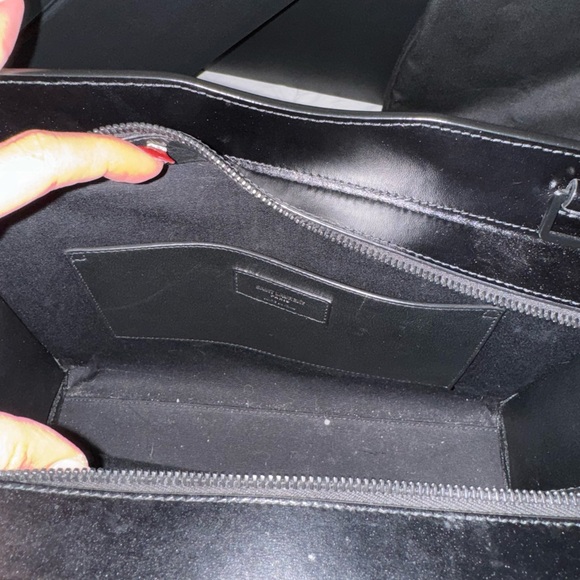 Saint Laurent Uptown Black Leather Tote Bag - Medium - Picture 8 of 9